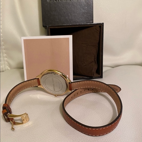 Michael Kors 💯 Authentic - Picture 9 of 13